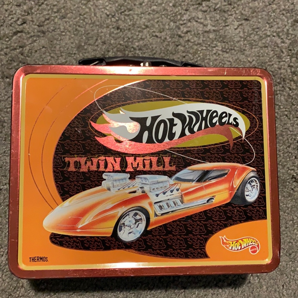 Hot wheels lunch box with thermos